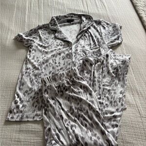 Tahari Monochrome Patterned Loungewear